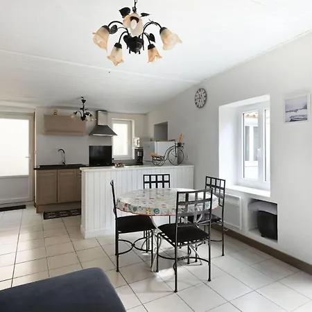 Дом отдыха La Venelle Des Ormeaux Арс-эн-Рэ