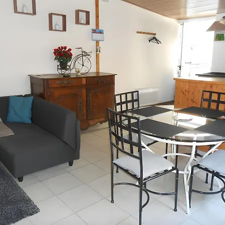 La Venelle Des Ormeaux Арс-эн-Рэ