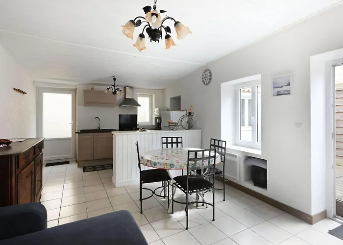 펜션 La Venelle Des Ormeaux 아르장르