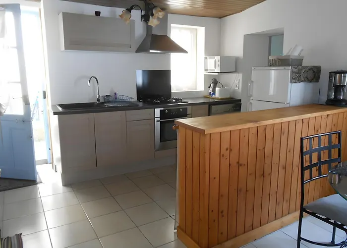 펜션 La Venelle Des Ormeaux 아르장르